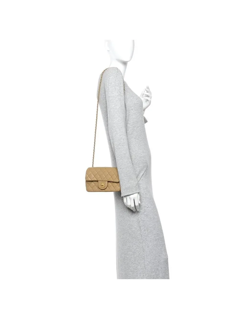 CHANEL indulge timeless